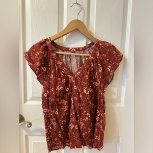 Old Navy Rust Floral V-Neck Flutter Sleeve Top